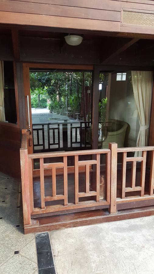 Ruean Mai Chai Khlong Amphawa Bagian luar foto