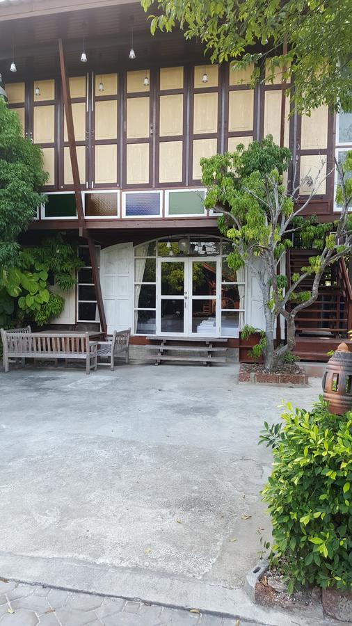 Ruean Mai Chai Khlong Amphawa Bagian luar foto