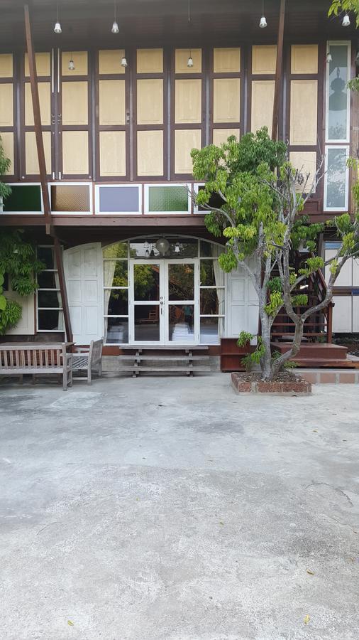 Ruean Mai Chai Khlong Amphawa Bagian luar foto