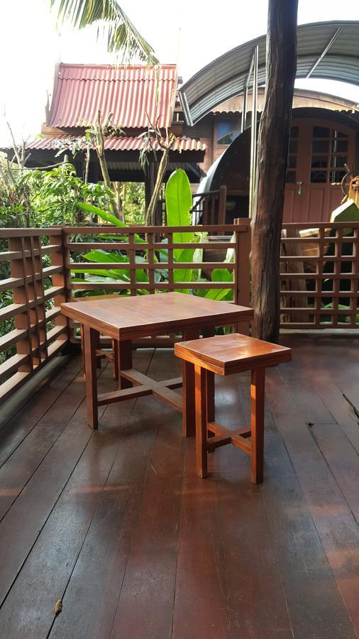 Ruean Mai Chai Khlong Amphawa Bagian luar foto