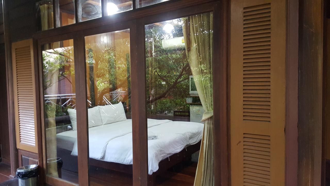 Ruean Mai Chai Khlong Amphawa Bagian luar foto