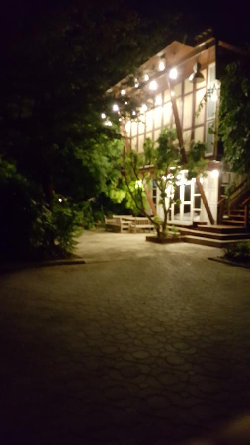 Ruean Mai Chai Khlong Amphawa Bagian luar foto